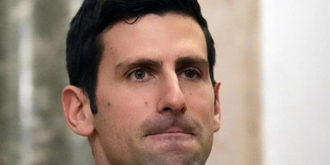 Tennis-Star Novak Djokovic ist bereit auf Turniere zu verzichten, um sich nicht gegen Corona impfen zu müssen. novak djokovic impfung