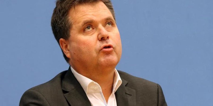 Jürgen Dusel, Beauftragter der Bundesregierung für die Belange von Menschen mit Behinderungen, beantwortet in der Bundespressekonferenz Fragen von Journalisten. Foto: Wolfgang Kumm/dpa