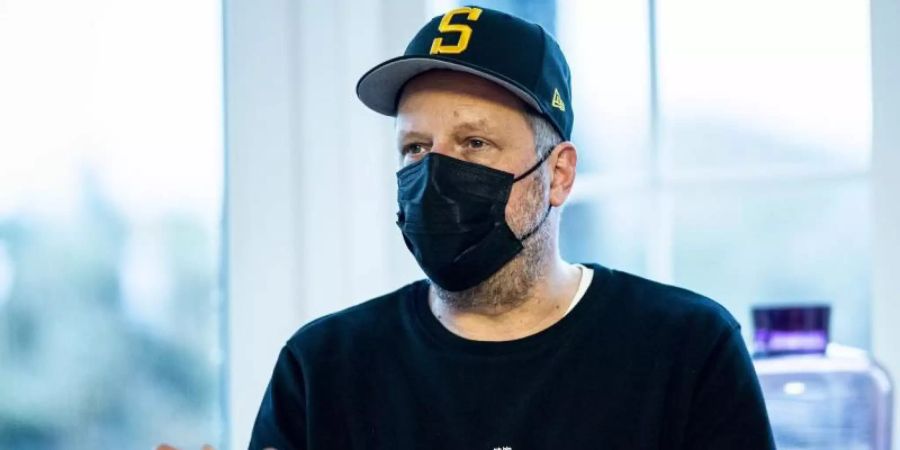 Rapper Smudo hat die von ihm mitentwickelte Luca-App gegen Kritik in Schutz genommen. Foto: Axel Heimken/dpa