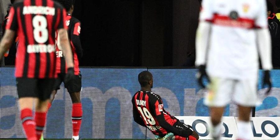 Leverkusens Moussa Diaby (hinten) jubelt nach seinem Tor zum 1:0. Foto: David Inderlied/dpa