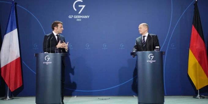 Emmanuel Macron (l.) und Olaf Scholz Emmanuel Macron (l.) und Olaf Scholz