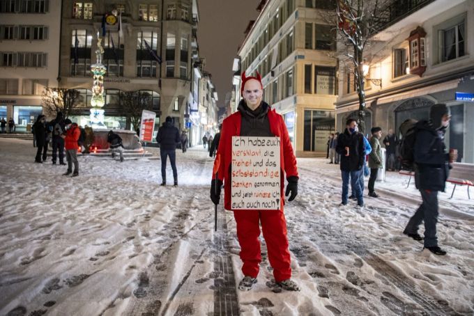 Einige Fasnächtler verkleideten sich im letzten Jahr auch als Gesundheitsminister Alain Berset und setzten so ein Zeichen gegen die Corona-Massnahmen. . Fasnacht Luzern 2021