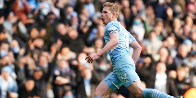 Matchwinner! Kevin De Bruyne feiert sein Traumtor gegen Chelsea. Manchester City Chelsea