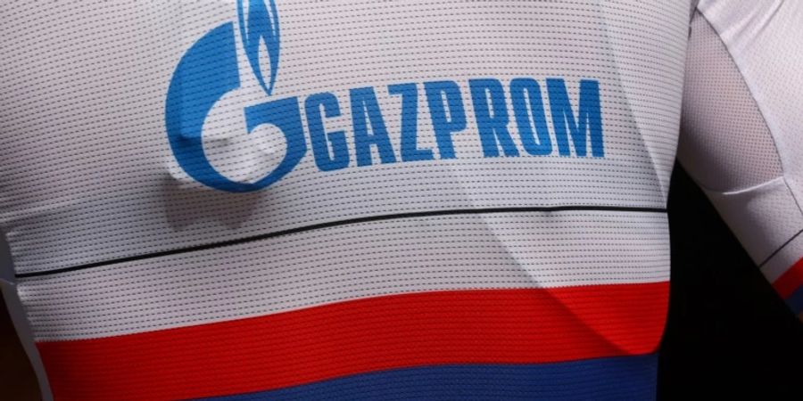 Profi-Radfahrer mit Gazprom-Trikot