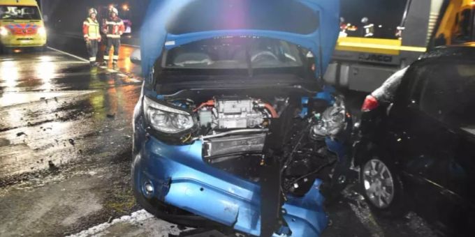 Egerkingen SO - Kollision mit drei beteiligten Fahrzeugen auf der A2