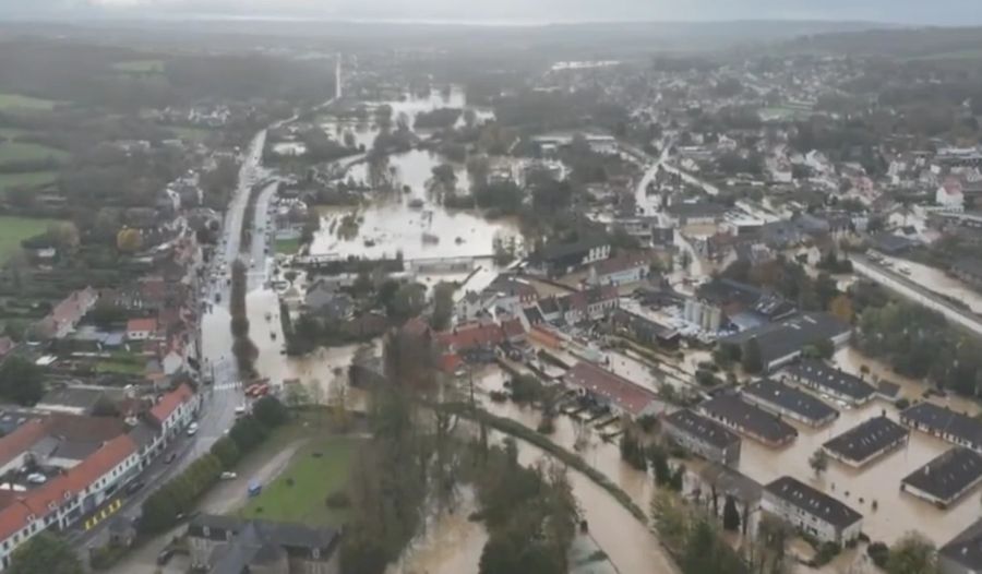 Rund 200'000 Menschen sind von dem Hochwasser im Norden Frankreichs bedroht.