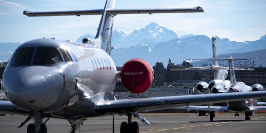 Privatjets am Flughafen Genf