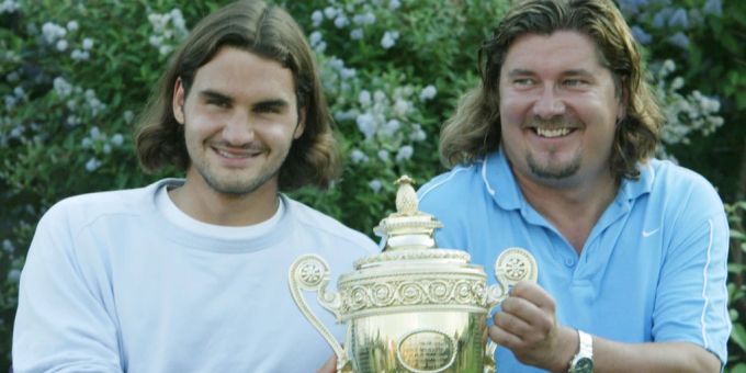 Peter Lundgren (r.) mit Roger Federer nach dessen Wimbledon-Triumph im Jahr 2003. Roger Federer