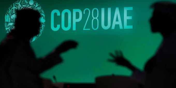 Mehr als 2400 Öl-, Gas- und Kohlelobbyisten nehmen laut einer Analyse an der UN-Klimakonferenz teil. Mehr als 2400 Öl-, Gas- und Kohlelobbyisten nehmen laut einer Analyse an der UN-Klimakonferenz teil.