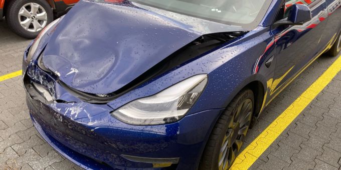 Verkehrsunfall auf der A3 in Niederurnen fordert Sachschaden. Verkehrsunfall auf A3