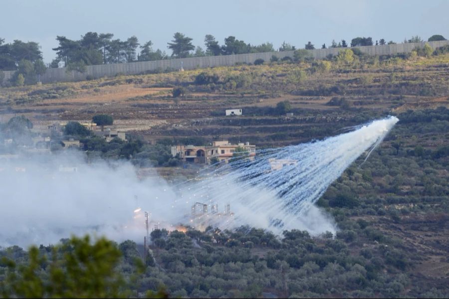 Israel antwortete mit Gegenangriffen.