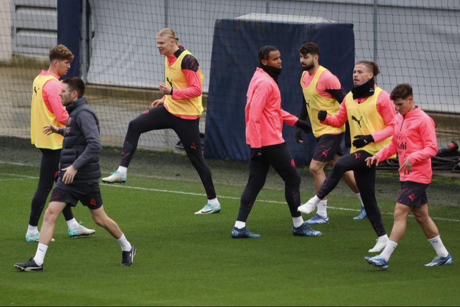 Bei der Trainings-Einheit am Montag-Nachmittag war Haaland dabei.