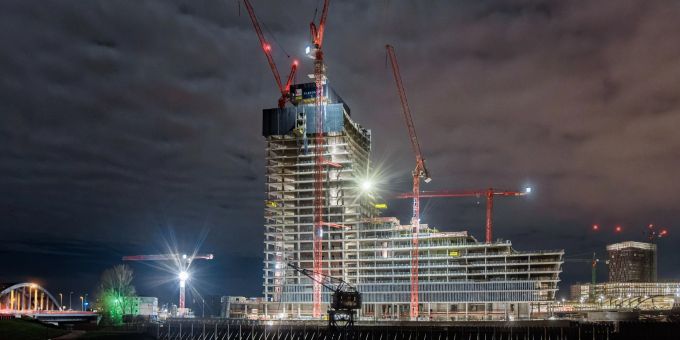 Blick auf die Elbtower-Baustelle in Hamburg. Der Wolkenkratzer soll das dritthöchste Hochhaus Deutschlands werden. (Archivbild) Elbtower