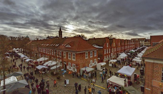 Im holländischen Viertel von Potsdam findet das Fest zu Ehren des «Sinterklaas» statt. Sinterklaas in Potsdam
