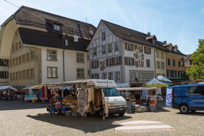 Filzen, Spinnen oder Weben: Das Wollparadies in Huttwil hat eine Lösung.