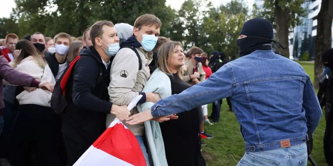 Gegen Lukaschenko - 250 Festnahmen bei Massenprotest in Minsk