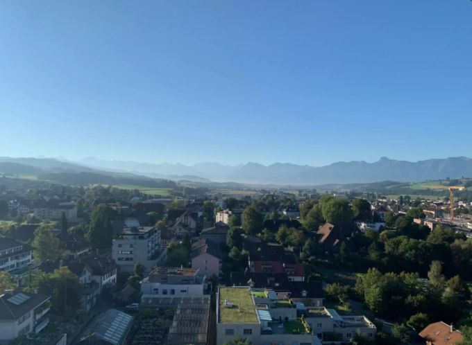 Lohn für die schwierige Arbeit: Der Blick vom Kirchendach in Münsingen. Kirche Münsingen
