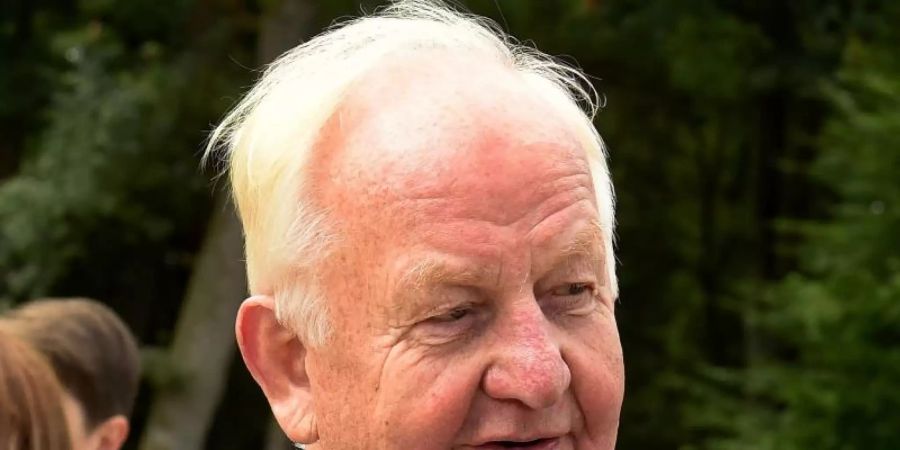 Günter Papenburg ist Besitzer der ZAG-Arena in der die «Recken» ihre Heimspiele austragen. Foto: picture alliance / dpa