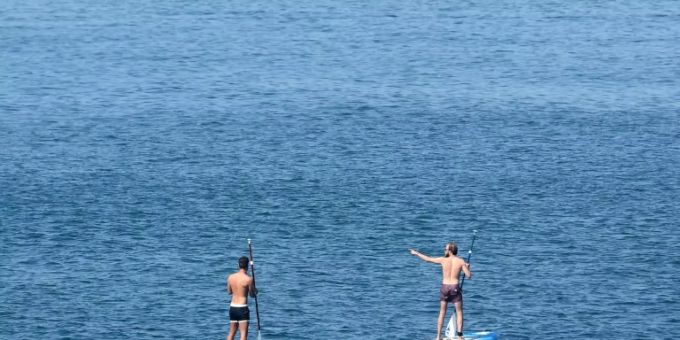 Stand-up-Paddler (Archivbild) Stand-up-Paddler (Archivbild)