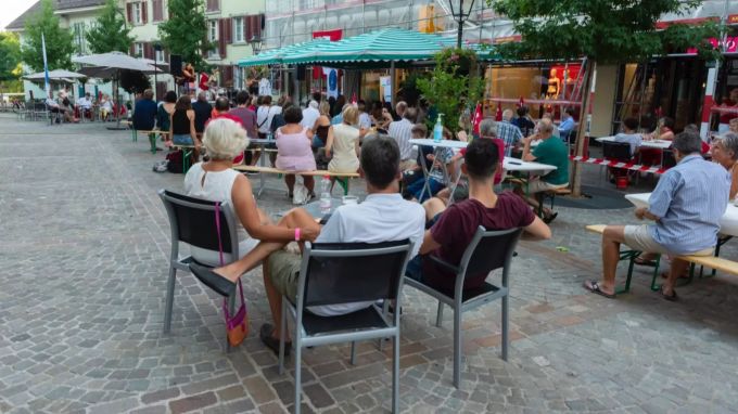 Die Leute können sich am Freitag auf ein weiteres Konzert im Oberen Graben freuen. Café Grogg Tapir