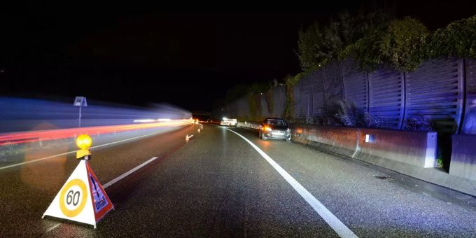 Zunzgen BL - Drei Unfälle auf der A2 wegen rutschiger Fahrbahn