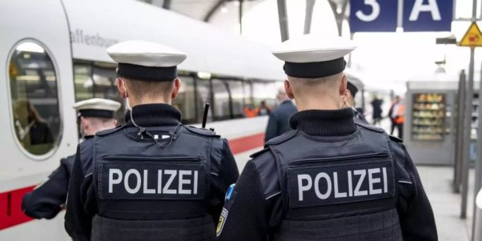 Berlin - Polizeigewerkschaften: Stimmung wird aggressiver