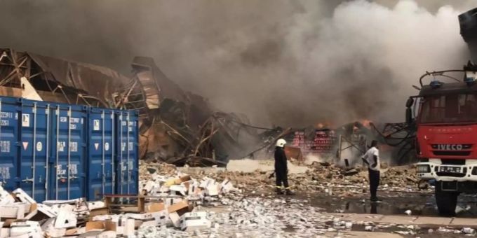 Demokratische Republik Kongo: Feuer im UNICEF-Lagerhaus in Kinshasa Demokratische Republik Kongo