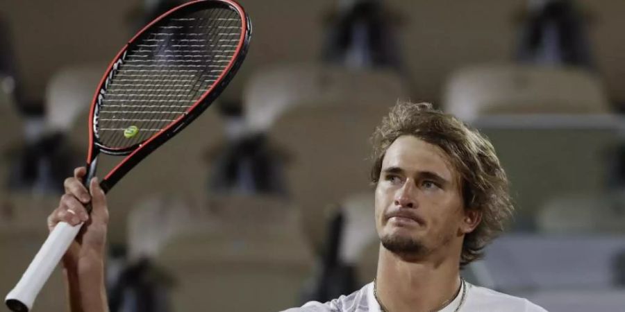 Alexander Zverev tritt im Achtelfinale gegen Jannik Sinner an. Foto: Alessandra Tarantino/AP/dpa