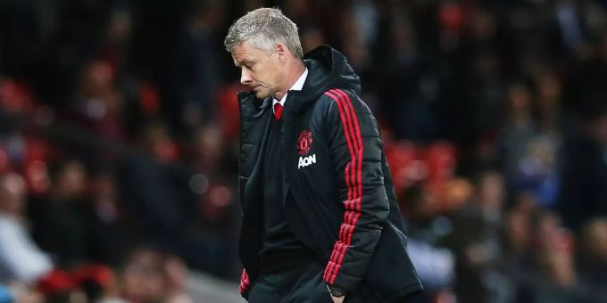 Bei Manchester United brennt der Hut, Trainer Ole Gunnar Solskjaer ist sauer. Manchester United Ole Solskjaer