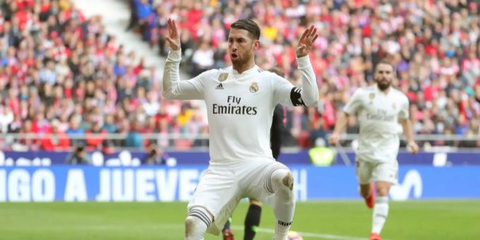 Sergio Ramos feiert sein Tor gegen Atletico Madrid: Der Captain von Real soll eine Kopie von Da Vincis «Letzte Abendmahl» zuhause haben, mit sich selber als Jesus. Sergio Ramos feiert