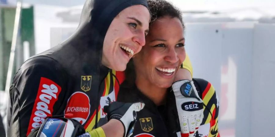 Mariama Jamanka (r) und Annika Drazek kämpfen heute in Whistler um den WM-Titel. Foto: Jeff Mcintosh/The Canadian Press