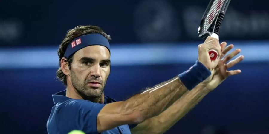 Tennisstar Roger Federer greift in Dubai nach dem 100. Turniersieg seiner Karriere. Foto: Mahmoud Khaled/Xinhua