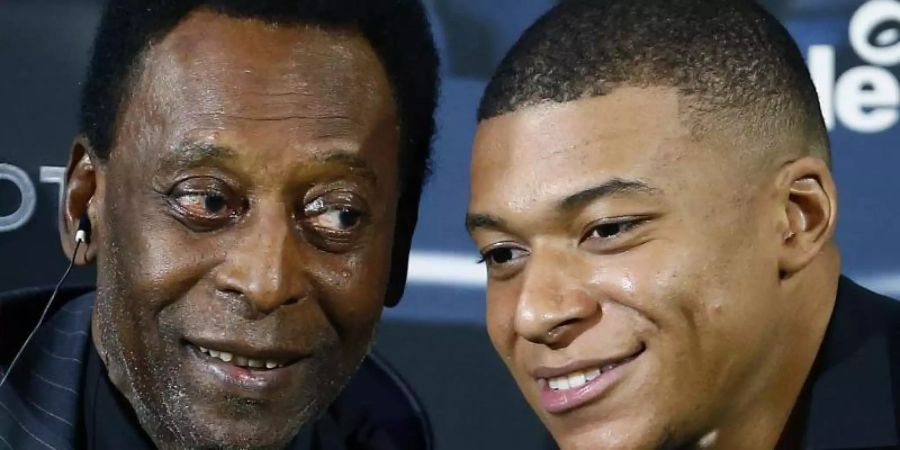 In Paris hatte sich Pelé mit Kylian Mbappé getroffen. Foto: Uncredited/AP