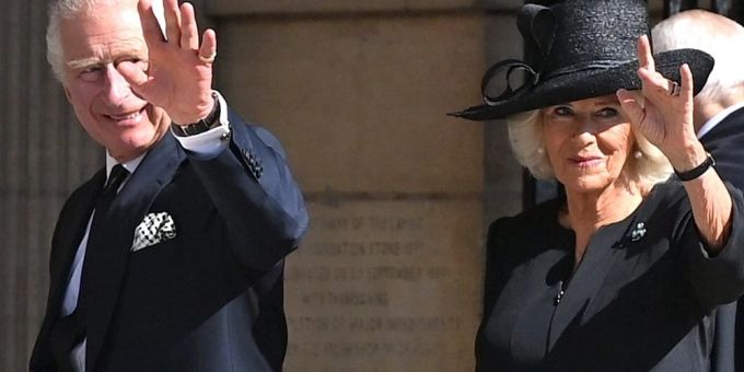 König Charles III. und Königsgemahlin Camilla in Belfast. König Charles III. und Königsgemahlin Camilla in Belfast.