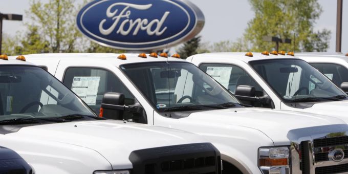 Pickups von Ford stehen auf dem Gelände eines Autohändlers in der US-Stadt Littleton (Colorado). ford milliarden