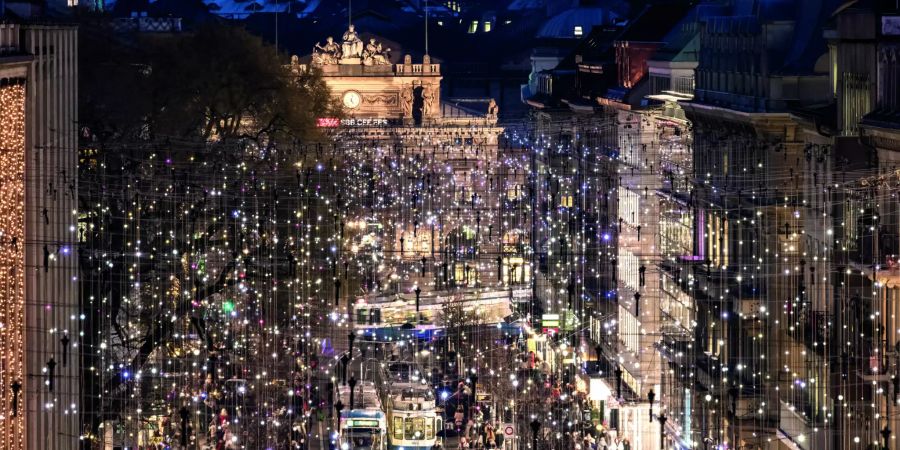 Die «Lucy» in Zürich leuchtet dieses Jahr weniger lang als sonst.