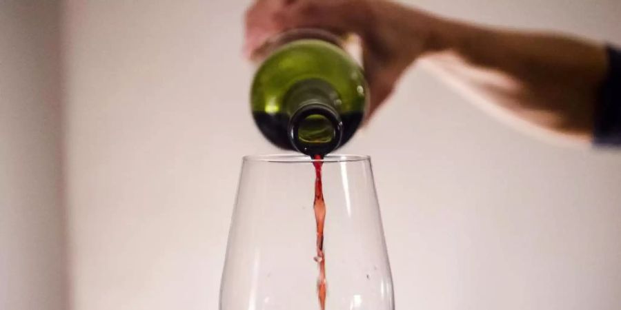 Weniger Partys und Grossevents: Das hat sich deutlich auf das Trinkverhalten in Deutschland ausgewirkt. Foto: Finn Winkler/dpa