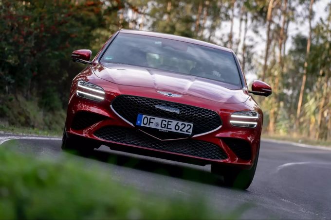 Besonders die Front des Genesis G70 Shooting Brake wirkt mächtig und dominant Genesis G70 Shooting Brake