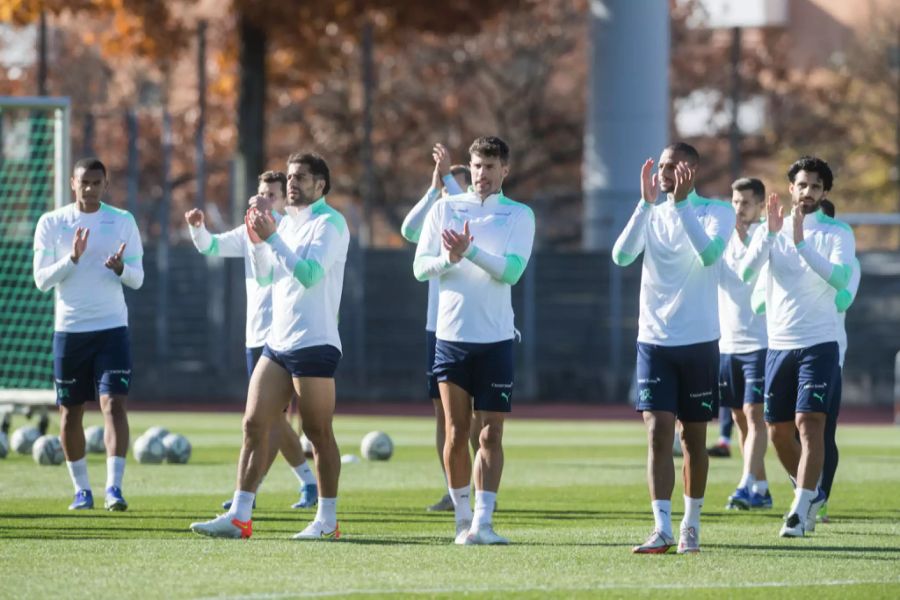 Die Spieler der Schweizer Nati beim Training in Lugano am Dienstag.