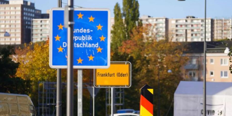 Ein Wagen der Bundespolizei steht an der deutsch-polnischen Grenze in Frankfurt (Oder). Foto: Jörg Carstensen/dpa