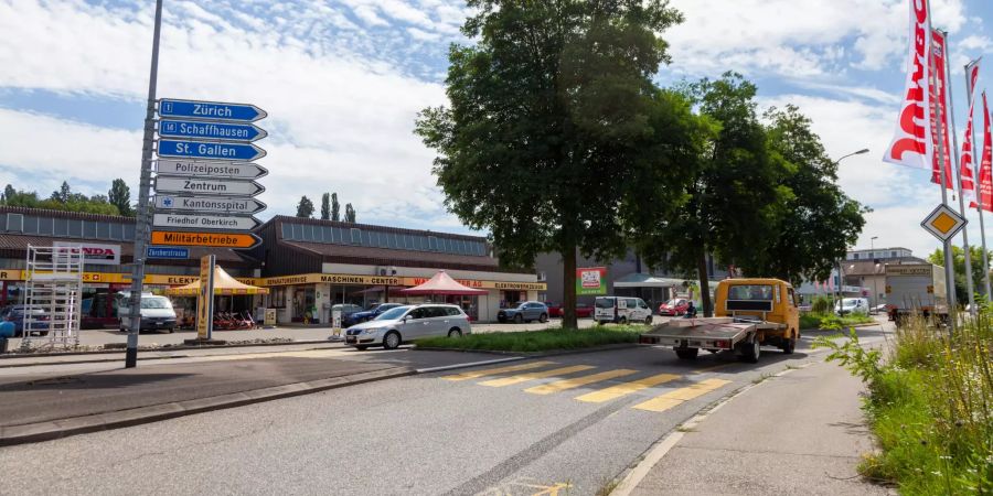 Die Zürcherstrasse im Industriegebiet Frauenfeld.