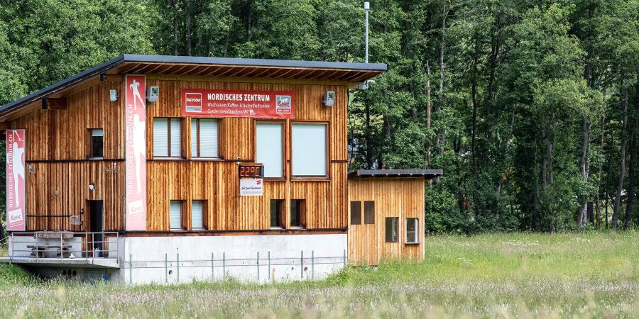 Das nordische Zentrum Goms auf dem Areal des ehemaligen Militärflughafens Ulrichen im Goms.