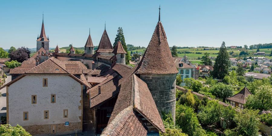 Die mittelalterliche Ringmauer von Murten.