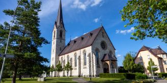 Bülach - Schulklassen kartieren invasive Pflanzen im Stadtgebiet