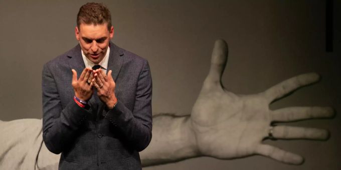 Pau Gasol verkündete am Dienstag in Barcelona sein Karriereende. Pau Gasol