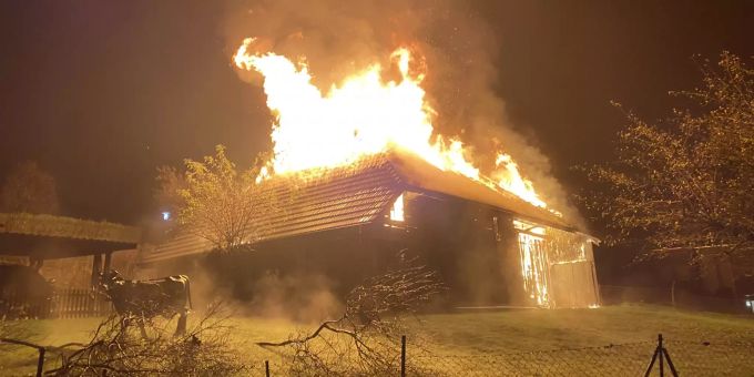 Das ehemalige Bauernhaus brannte nieder. Brand