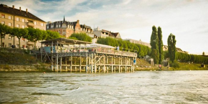 Das Rheinbad Breite in Basel. rheinbad