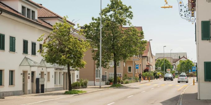 Kempttalstrasse in Fehraltorf (ZH). Kempttalstrasse in Fehraltorf (ZH).