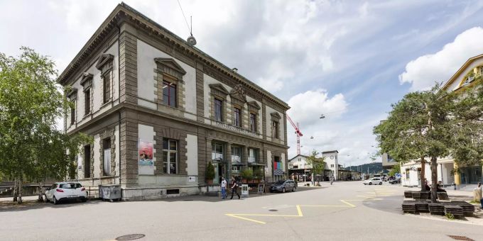 Das Kulturhaus Palazzo, beim Bahnhof in Liestal. Das Kulturhaus Palazzo, beim Bahnhof in Liestal.