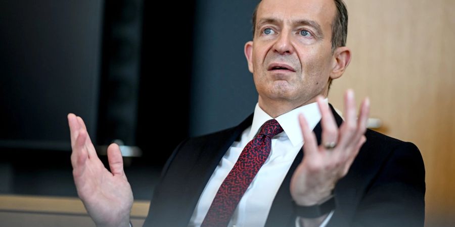 Verkehrsminister Volker Wissing will den Menschen bessere Verkehrsangebote machen.